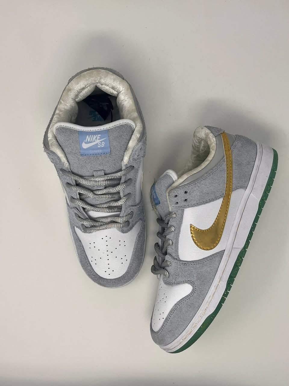 Nike dunk low
باله فيتنامي غير مستخدم  41(26cm)  الحذاء قمه بالجمال داخله فرو ، ولسانه نفخ،  وخارجه شامو كامل، حذاء تحفه فنيه حرفيا، سعره 30 الف دينار ويوجد توصيل جميع المحافظات للتواصل خاص او واتساب ***********
