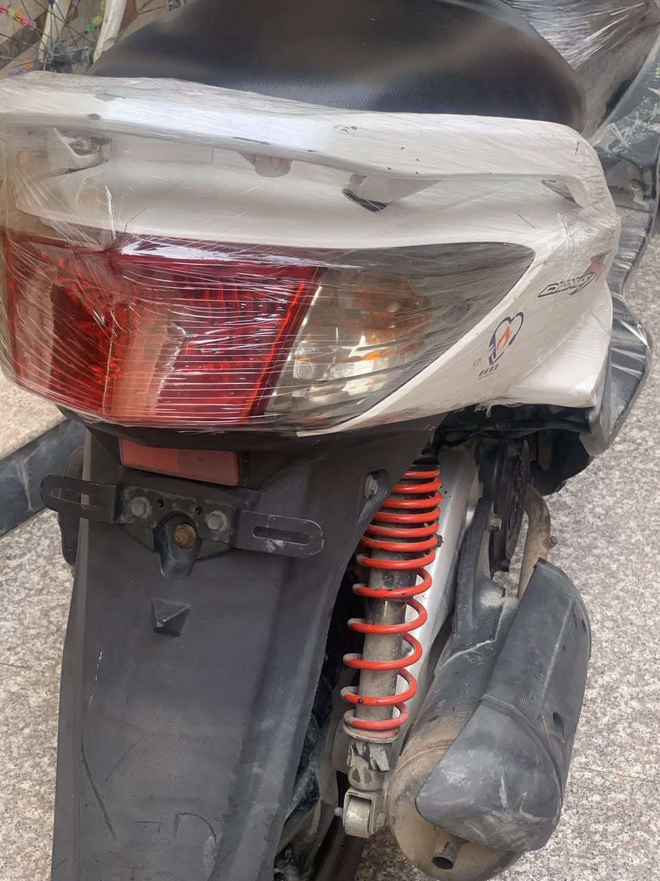 السلام عليكم دراجه للبيع نوع فحل كابريتر سعر 700 ***********
