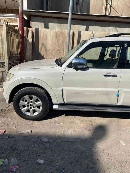 للبيع باجيرو 2011 حبتور محرك 3500
السياره نضيفه واحله من الصور
كير محرك تبريد كله مكفول تخم تاير جديد
السياره ماشيه 200 km
كشنات جلد 
فتحه
رقم بغداد أنكليزي السياره بأسمي تحويل ثاني يوم
بيها جاملغ الامامي وبنيد مابيها دواخل
#السعر 139 ورقه وبيها مجال شي بسيط حك الجيه
العنوان بغداد البياع 

***********
***********
