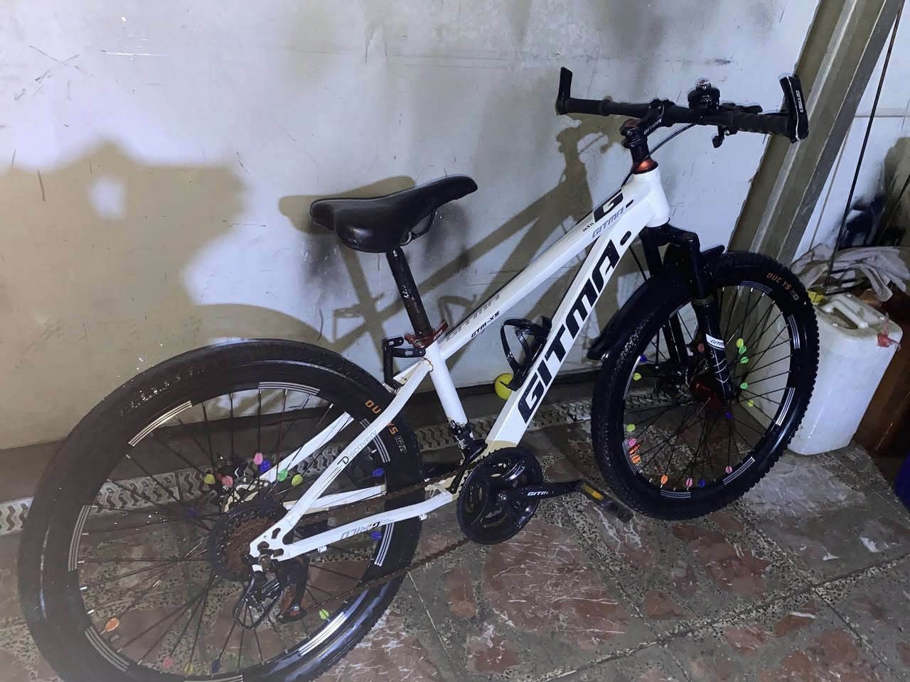 سلام عليكم باسكل البيع نضيف السعر 80 بيه  مجال التواصل ***********
