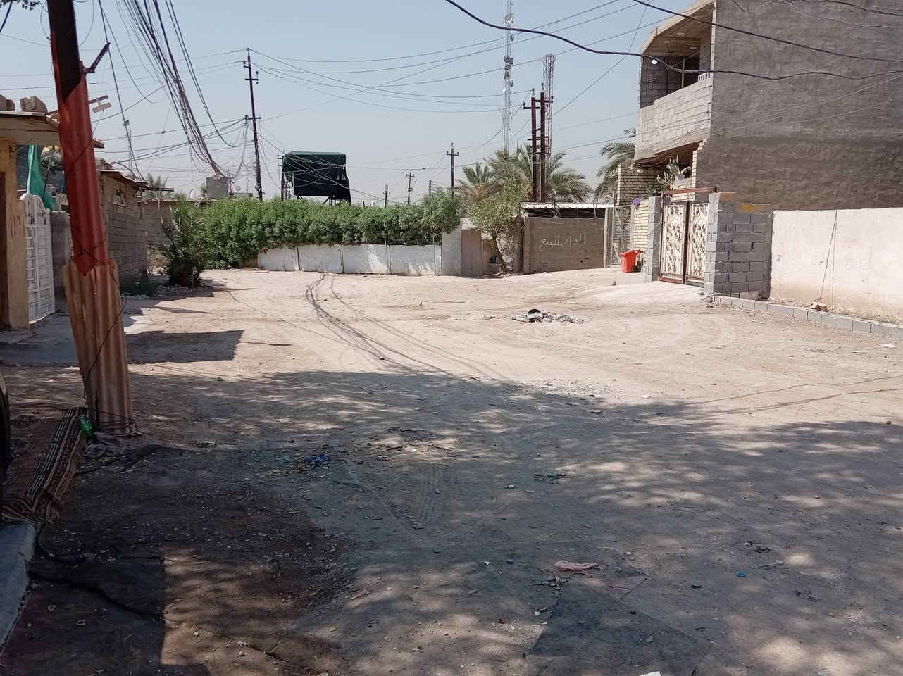 سلام عليكم بيت للبيع مجمع فدك مساحه 100 متر سعر خاص استفسار تصل ***********

