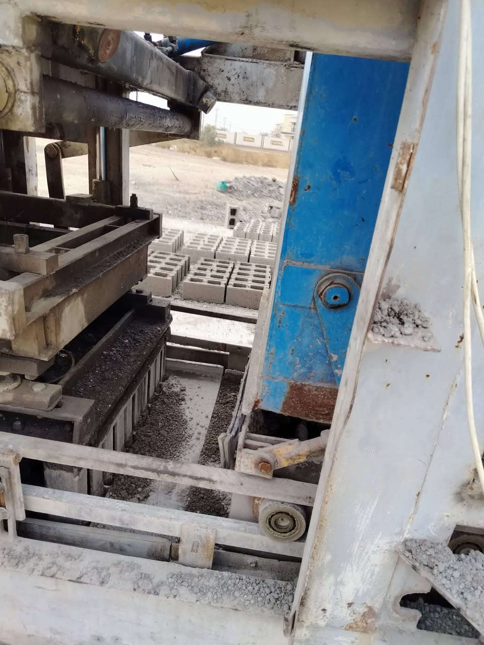 معمل بلوك للبيع خباطة هوبلر وكابسة ورافعة ***********
