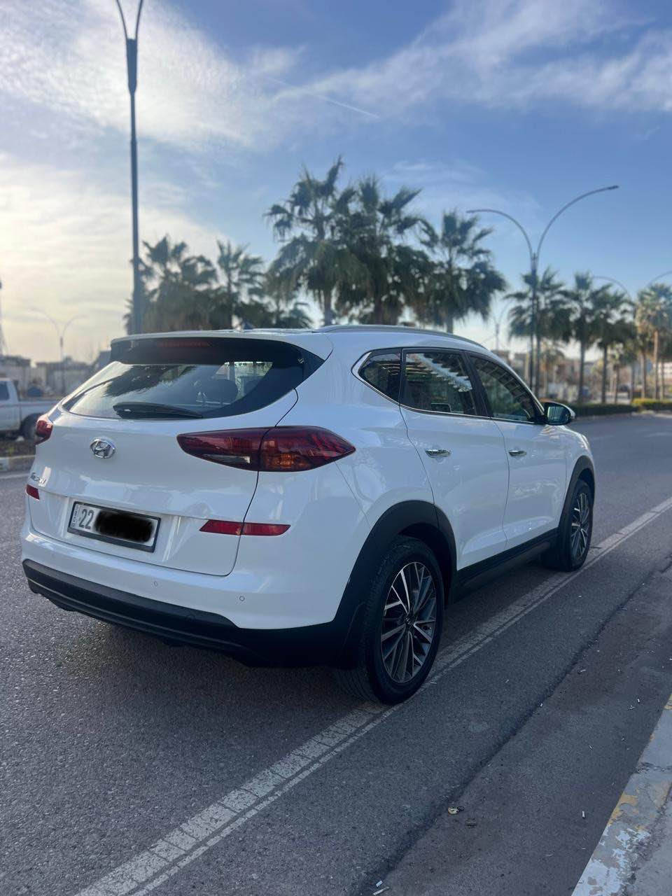 توكسون موديل ٢٠٢٠
مواصفات خليجي كوري بريك برجل
بصمة
كشن جلد و كهربائية 
تبريد مركزي
محرك ٢٠ دوش مامفتوح 
ماشي ١٤٠ ألف حقيقي 
١٠ قطعة مبدلين اسود
پارچة رةش
بدون ضرر 
السعر ١٧٥
مكان اربيل
سنوية هزة جديد 
باسمي سيارة 
***********
*********** أربيل, العراق
