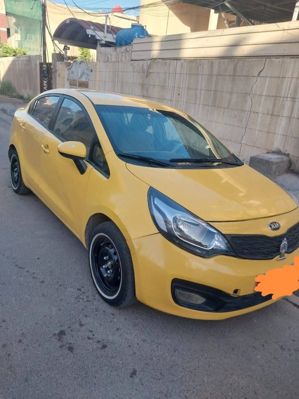 كيه ريو موديل 2015جاهزه من الطول للطول كير محرك تبريد ثلج دوشمه عامه. تخم تاير خط ابيض فول السياره وخير من الله رقم انكليزي اباسمي. جام ٤ كهرباء. تحكم مري تحكم لايت خليجيه بيهه جاملغ امامي تبديل اثر طخه بسيطه حته التدفئه عل بلاد جطل واحد مابيهه. السعر ٧٥. وبرسم الخدمه. *********** هاذه رقمي. ملاحضه مهمه بحيل الله ابوجهه للعمل ومسول عن كلامي مكينه دوش انسه البانزين وطلايبه
