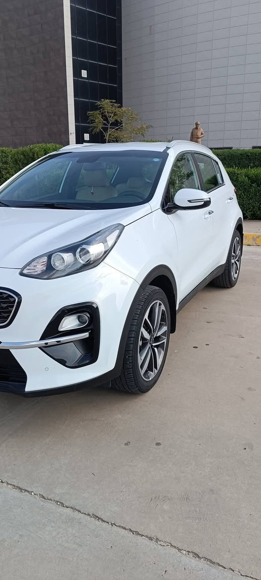 كيا سبورتج خليجي ماشية 46 الف حقيقي سيارة جديدة بمعنى الكلمة رقم سليمانية لوحة جديدة سنوية جديدة بأسمي  2031 تاريخ الانتهاء سيارة مواصفات اعتيادية شاشة كاميرة حساسات امامية وخلفية ويل حجم 19 مرايات شفط اشاير بالمري سيارة بيها بارد كلش قليل بالصندوق مأشر بالصورة مكان السيارة كركوك السعر 210 ورقة للاستفسار *********** كركوك, العراق
