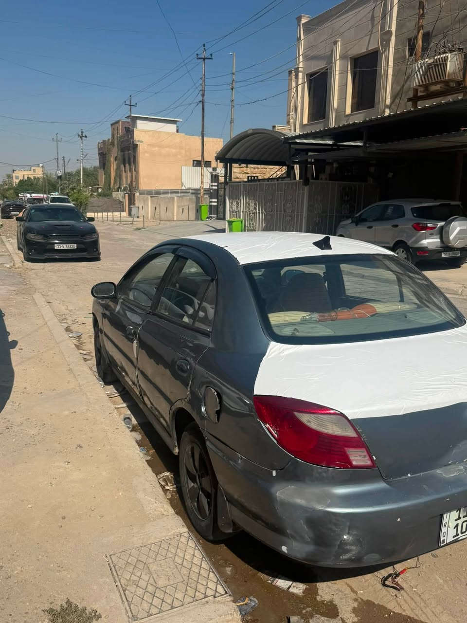 السلام عليكم
كيا ريو ٢٠٠٢ 
للبيع كير اوتماتيك  ابيعلك كير كايم بس سياره تمشي 
مكينه اكفلها الك وتبريد شغال ثلج 
سعرها ٣٨ وانزلك منها فلوس الكير 
عنواني بغداد العامريه 
***********
