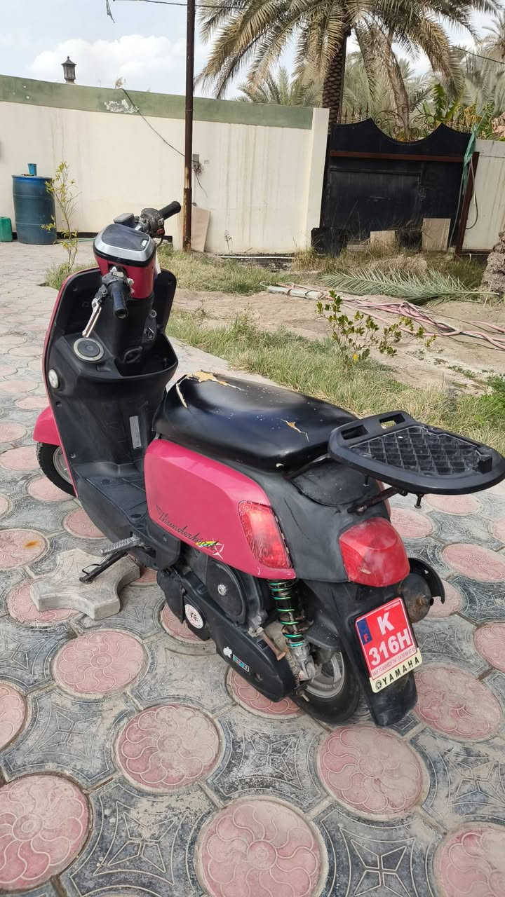 سلام عليكم.. بوليس نوزل مسطره موديل 2010 اكفلك محرك وعليها يدات رياضي وويل ابو نجمة اصلي ابو الختم مو ستيل نواقصها شبابيك الي بالكفر الامامي وستانة وسطية سعرها 800 وبيها مجال ***********
