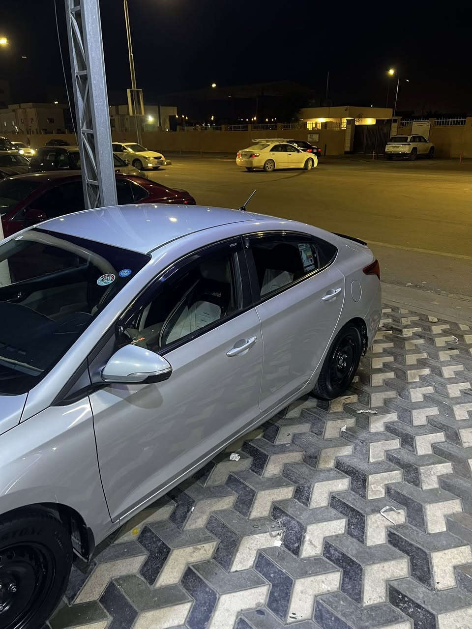 من رخصة الادمن🤍
كسنت للبيع موديل 2019السياره كاعده وحلوه ومرتبه والسونار مرفق مع الصور السعر 11600مكان السياره الانبار الفلوجه رقم الهاتف:***********يوجد واتساب

