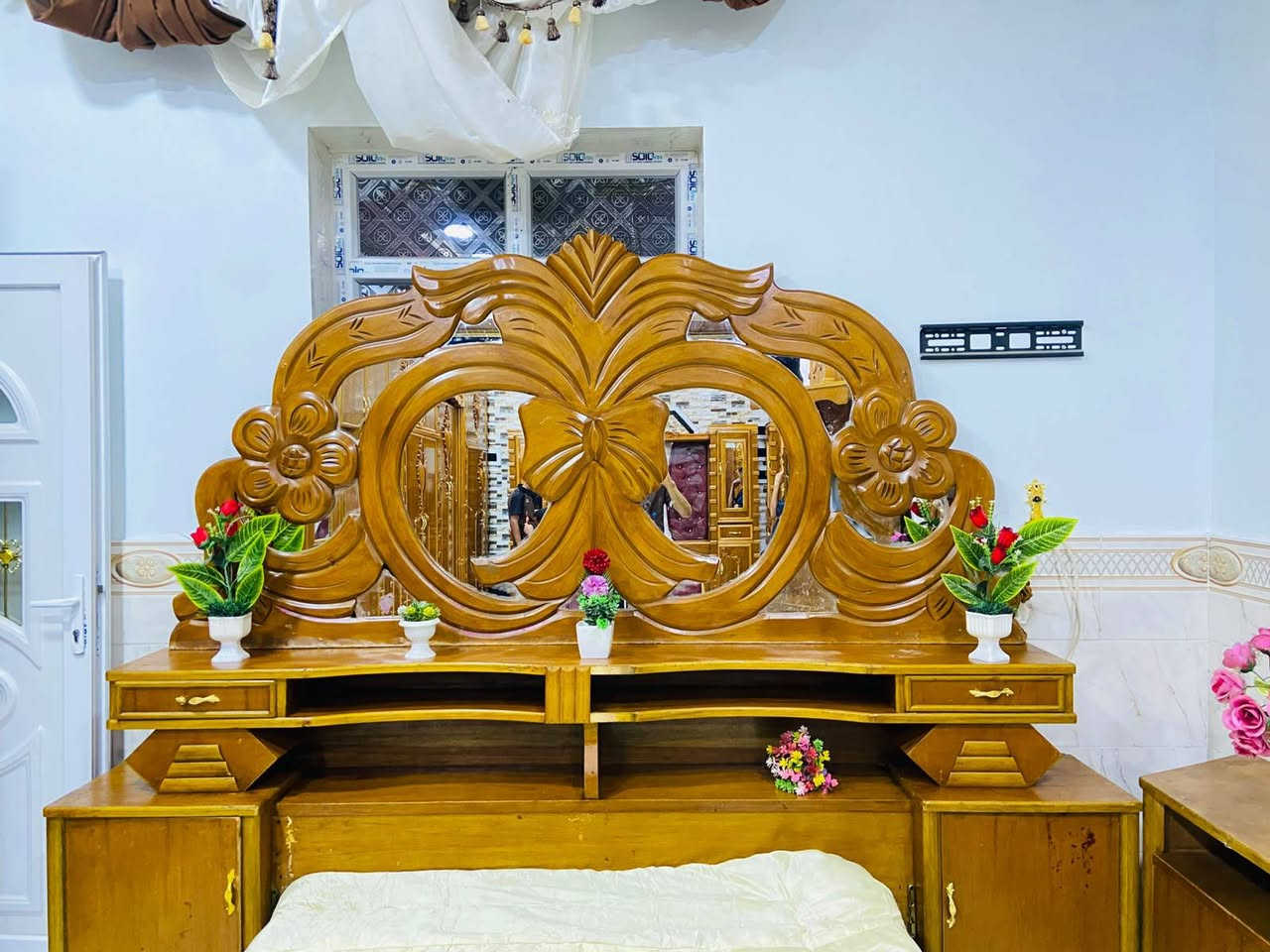 غرفه نوم عراقيه حطاطه صاج فصال الديره خشب عراقي السعر 750بي مجال العنوان الرمانه البعبيد الاتصال ***********
