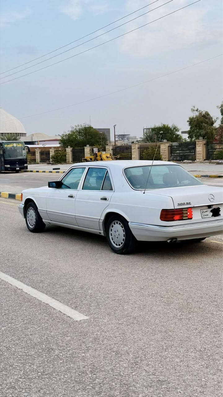 السعر 55قفل قفل  موديل 1990 اصل مرسيدس. رئاسي فول مواصفات كير ومكينه جدد شادله سحبه جديده عنكبوت ونوزلات ودكشن كامل مال حاويه غرفه جديده زركه مخمل بلاديه كهربائيه وكشنات كلهن شغالات اريل كهرباء دبل هورن سلايد شغال بس وحده من السكك مكسوره رقم بغداد هزه جديده ستوني مسويه راعيه بغداد بس ما اندله اكفله سرقه وعشاير صارله هواي عدنه السياره عليه غرامه 400 ألف تنخصم من السعر مكاني نجف *********** أو *********** اتصل وبيك خير وتدلل مكلف بنشر
