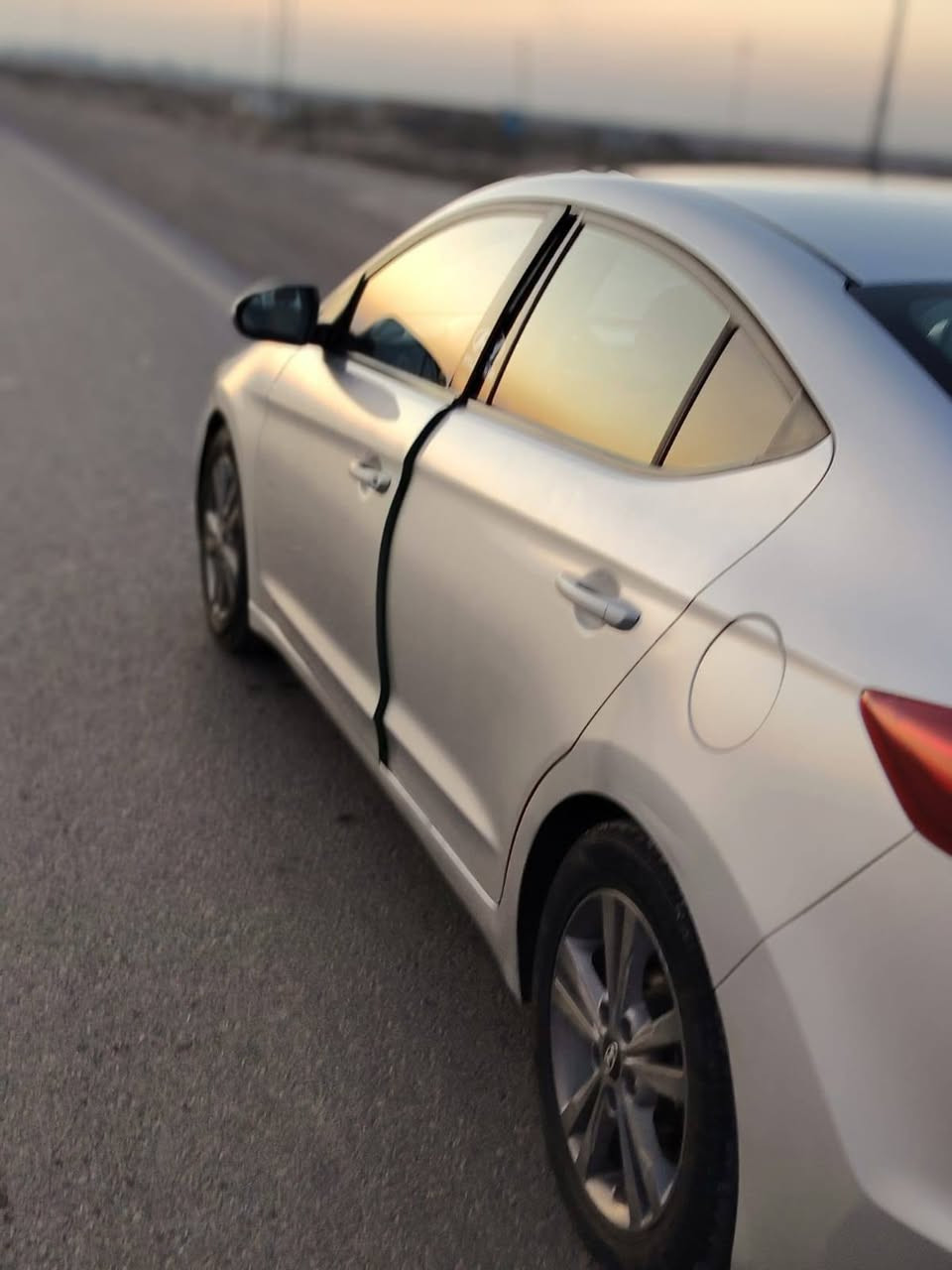 السلام عليكم النترا مديل 18 وارد امريكي صور الحادث امريكه بل منشور وبلعراق صار قطعتين تبديل باب الساق والباب الخلفي دواخل كله مكفوله مكينه 2000 مجفته رقم واسط الجديد سيارة باسمي السعر 120وبيه مجال ***********
