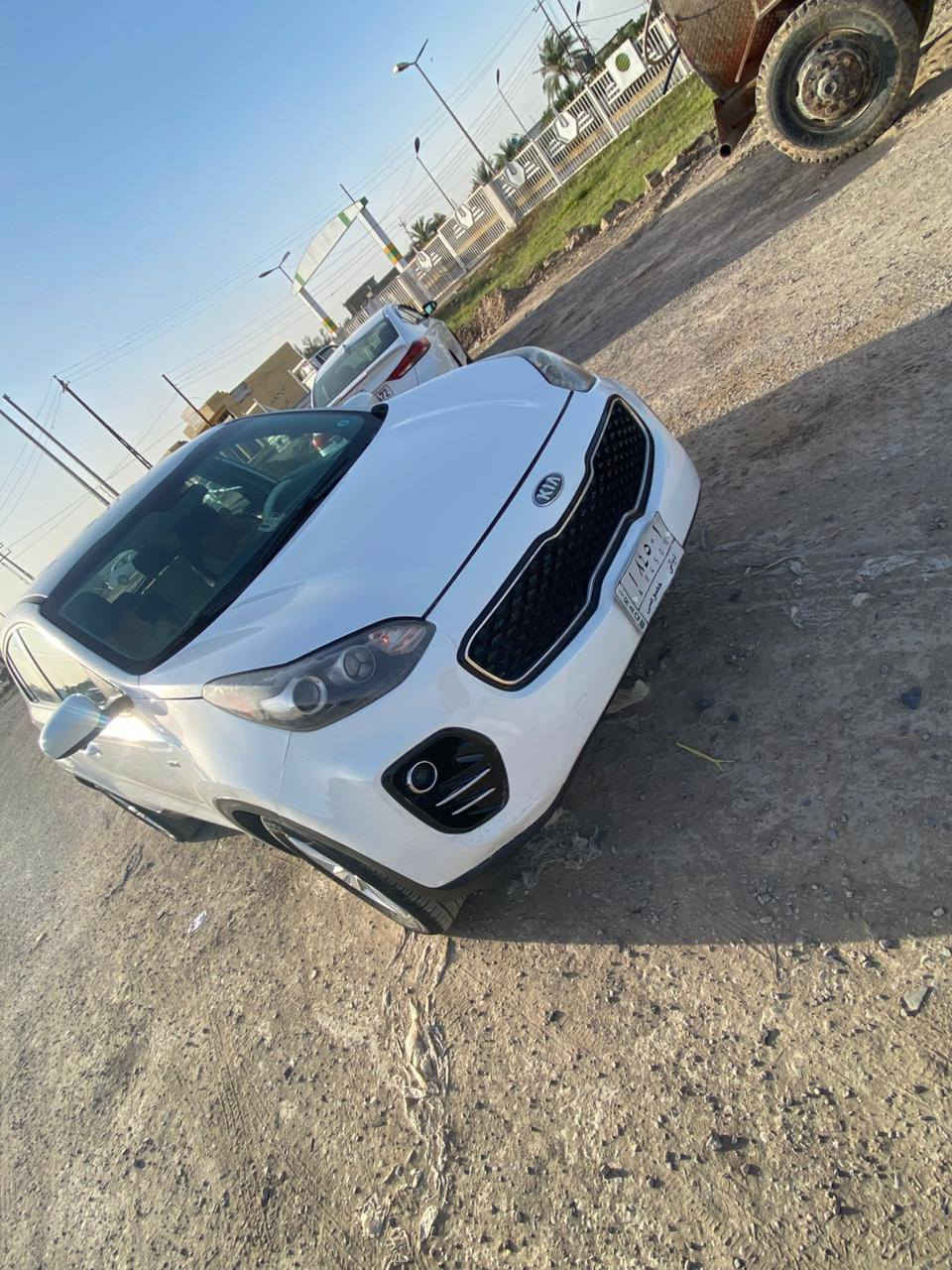 السلام عليكم ورحمة الله وبركاته..
كيا سبورتج 2018 السياره حلوه وخير من الله 
وارد امريكي السونار مرفق بصور رقم ديالى ماشيه 47 الف سياره مال جناي ما تصرف عليها أي شي تخم تاير كامره خلفي تبريد شغال السعر 142 وبيها مجال العنوان ديالى بعقوبة رقم الهاتف ***********
