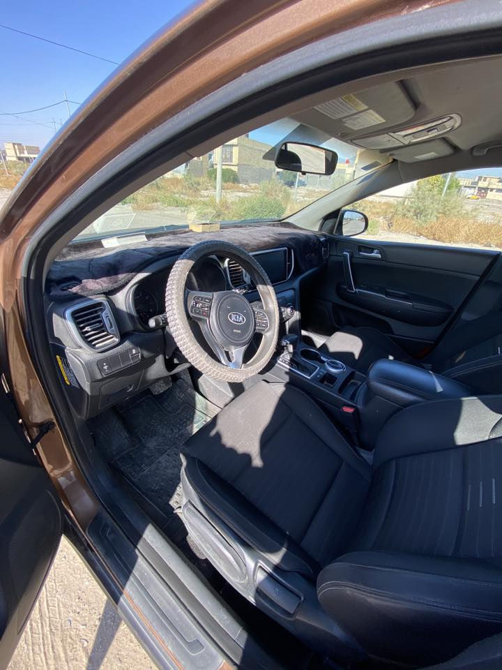 السلام عليكم كيا سبورتج للبيع موديل ٢٠١٨ سيارة بيه تخم تاير جديد حادثه ٣ قطع رقم بغداد الجديد سعر ١٣٥ و بيه مجال 
استفسار اكثر اتصال على رقم بي واتساب  ***********
مكاني بغداد
