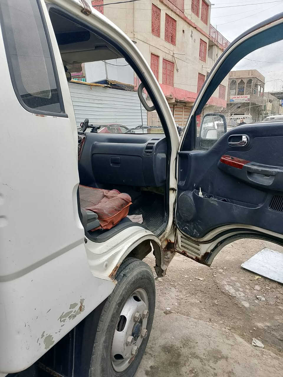 السلام عليكم 
فحل مسكر للبيع 
الموديل 2009
رقم بابل باسمي 
سياره جاهزه من كلشي 
تدفئه تبريد كهربائيات كله شغاله 
بيه تحويره 14 وتانكي 120 لتر 
سياره جاهزه للعمل اي نقص ماكو 
مكان السياره بغداد العبيدي 
السعر 105 وبيه مجال 
الرقم ***********
