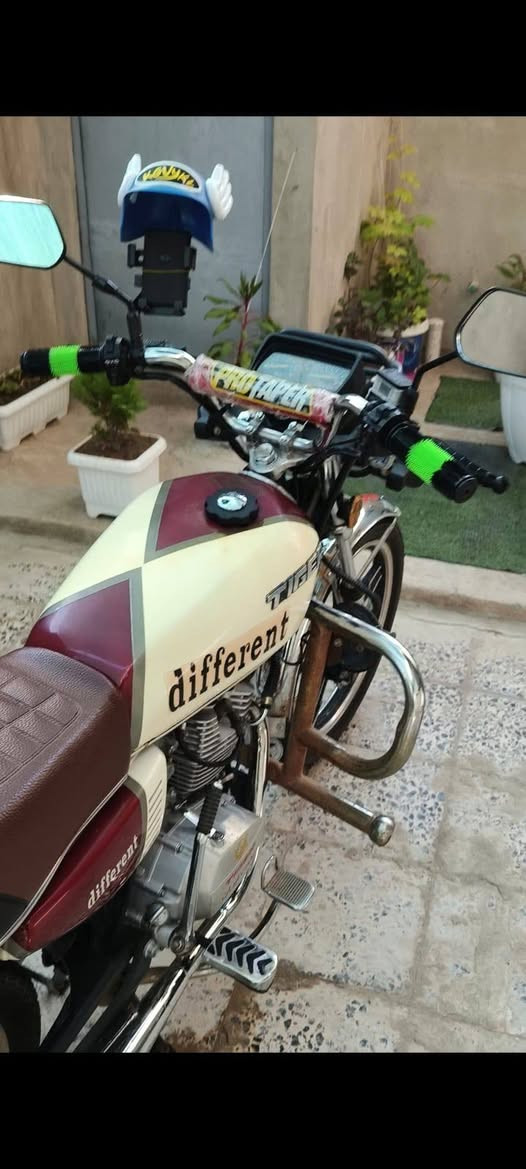 اسلام عليكم تايكر موديل 20 مكينه 150cc الدراجه كدام عينك مثل الورد مكفواله رقم نينوئ باسمي مطبكه على ايدي ومرقمه على ايدي ادفع سعرك يعجبني ابيعك وهذه الواتس مالتي ***********شرط التحويل
