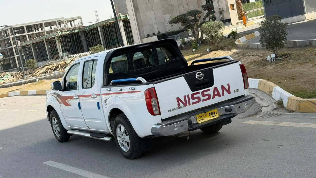 السلام عليكم نيسان نيفاره موديل 2010
كير اوتوماتيك بلادي بيه صبغ قطعتين 
السعر93
للإستفسار *********** بغداد, العراق
