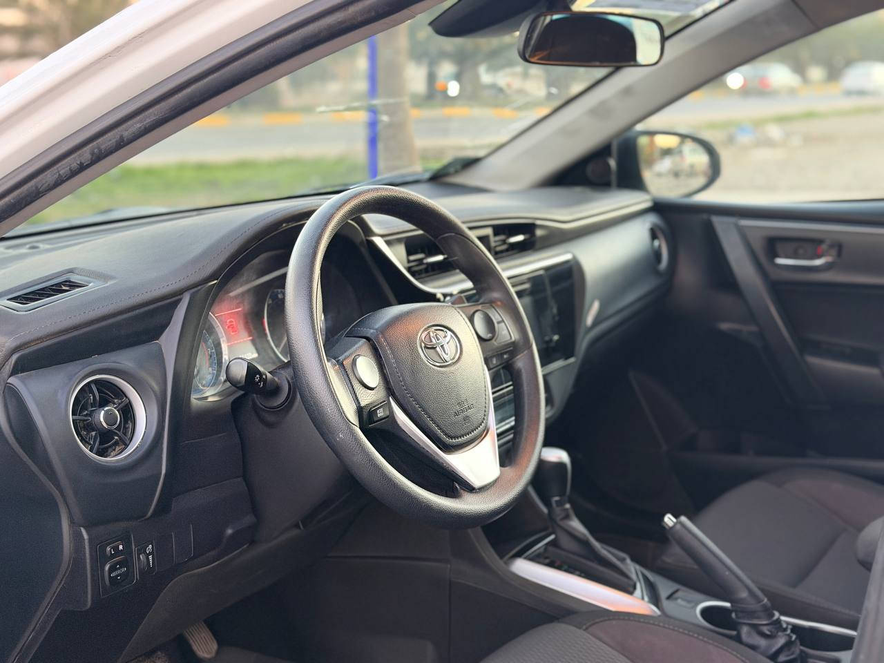 سلام عليكم 
كورلا 2018 مواصفات LE سنويه جديده ماشيه 66 حقيقي محرك وكير بشرط ع الشركه سونر مرفق بدون دواخل 3 قطع طخ بسيط مكاني قضاء كلار او جلولاء الاتصال 📞☎️ *********** كالار, السليمانية
