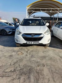 تكسون 2013 محرك ما مفتوح كير شرط بيها صبغ مال شخط بالبابين هزة ورقم جد...