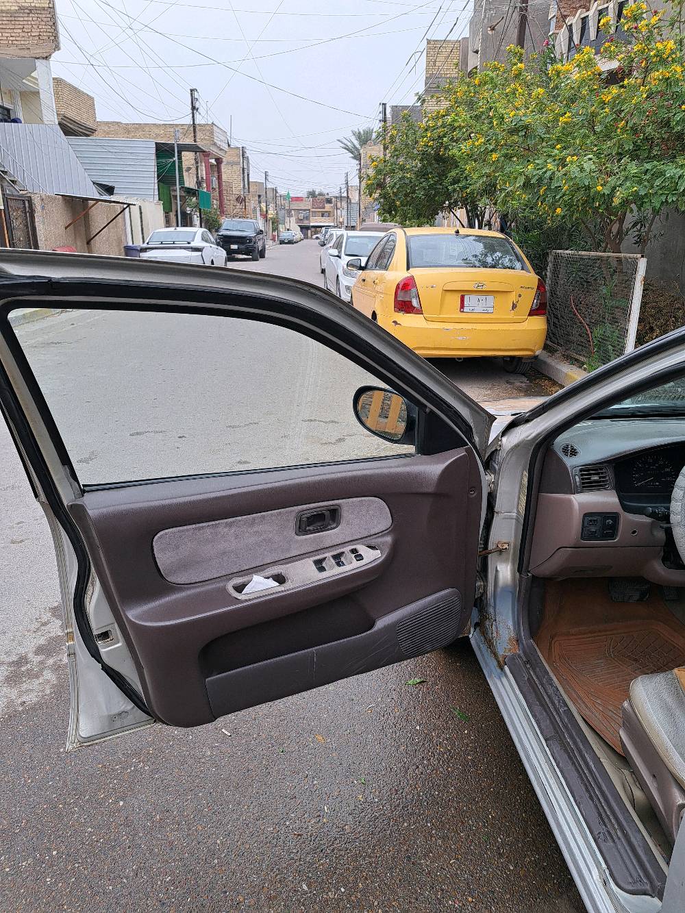 السلام عليكم 
نيسان موديل ٩٧ أيسر بلاد كير اوتوماتيك 
السيارة مسمكرة مابيهه خياسات
كير ومحرك خير من الله
السيارة بأسمي ومكانها بغداد حي التراث
السعر ٣٦ وبيهه مجال بسيط
***********