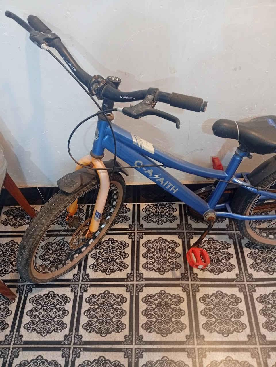 للبيع
السكوتر نقصه بس قايش وشاحنه وبايسكل مابيه شي السكوتر نهايته 75والبايسكل 40


**إذا كنت صاحب هذا الإعلان وتريد حذفه لأي سبب، رجاءا أرسل رسالة إلى الدعم الفني**