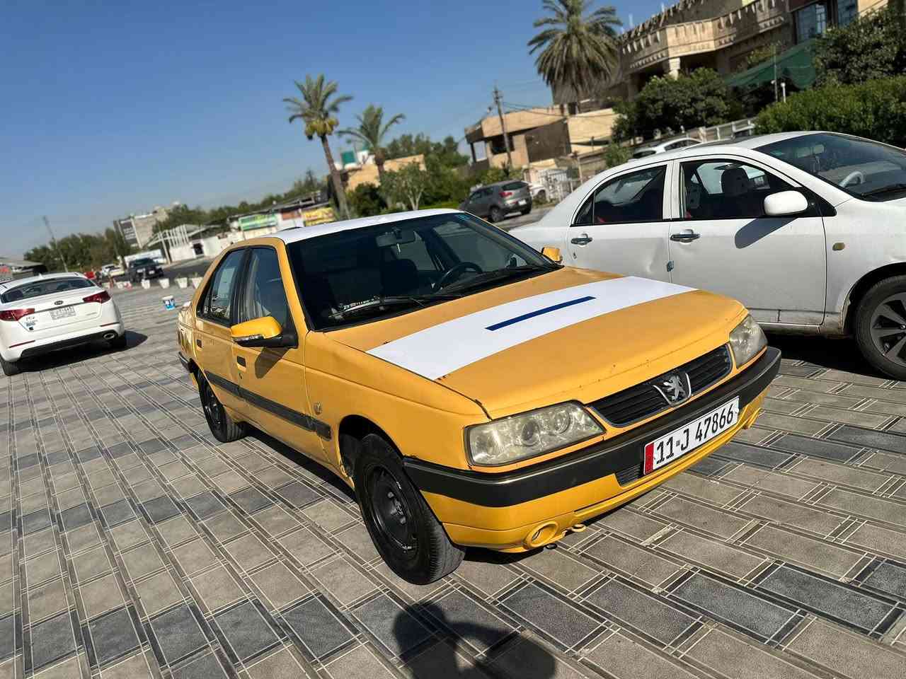 السلام عليكم 
لميس 16 
مكينه وكير مكفولات 
ادامه جديده تبريد ثلج 
صدرها نص عمر 
سياره بيها صفحه ومصبوغه عام 
مصفره هيئه وغرامات سنويه قبل يومين سقطت
27 وبيها مجال 
عنواني غزاليه 
***********
