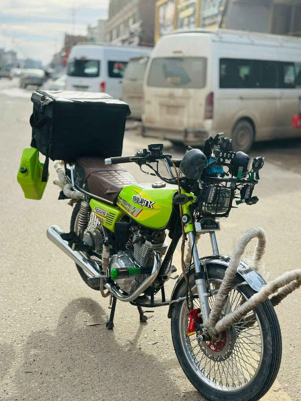 السلام عليكم ورحمة الله وبركاته شباب دراجة موديل 2023دراجة شرط انطيك بيهة سبانة ما طاختهة تايكر اربعة  السعر 600و بيهة مجال قليل الستفسار ***********
