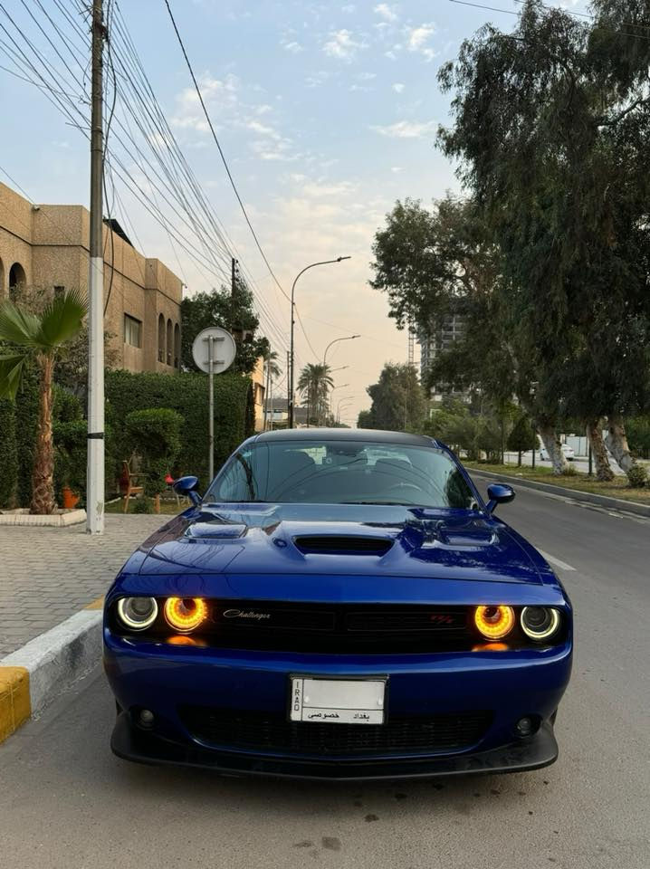 Dodge Challenger Scat Pack 2021 🐝
دودج جالنجر 2021 سكات باك 2021 
ماشية : 45,000 Km
شاشة كبيرة ، كشن كهرباء ، تدفئة كشن وستيرنك 
وباقي المواصفات العادية المعروفة للجالنجر 
السيارة مناقصها شي .
حادث امريكا خلفي جاملغات وصندوق ، وخشم جاملغ السايق بي دكره بسيطة ايرباك الامامي طاك . 
19,800$

مكان السيارة بغداد - كراده
للتواصل والاستفسار واتس اب  : ***********

