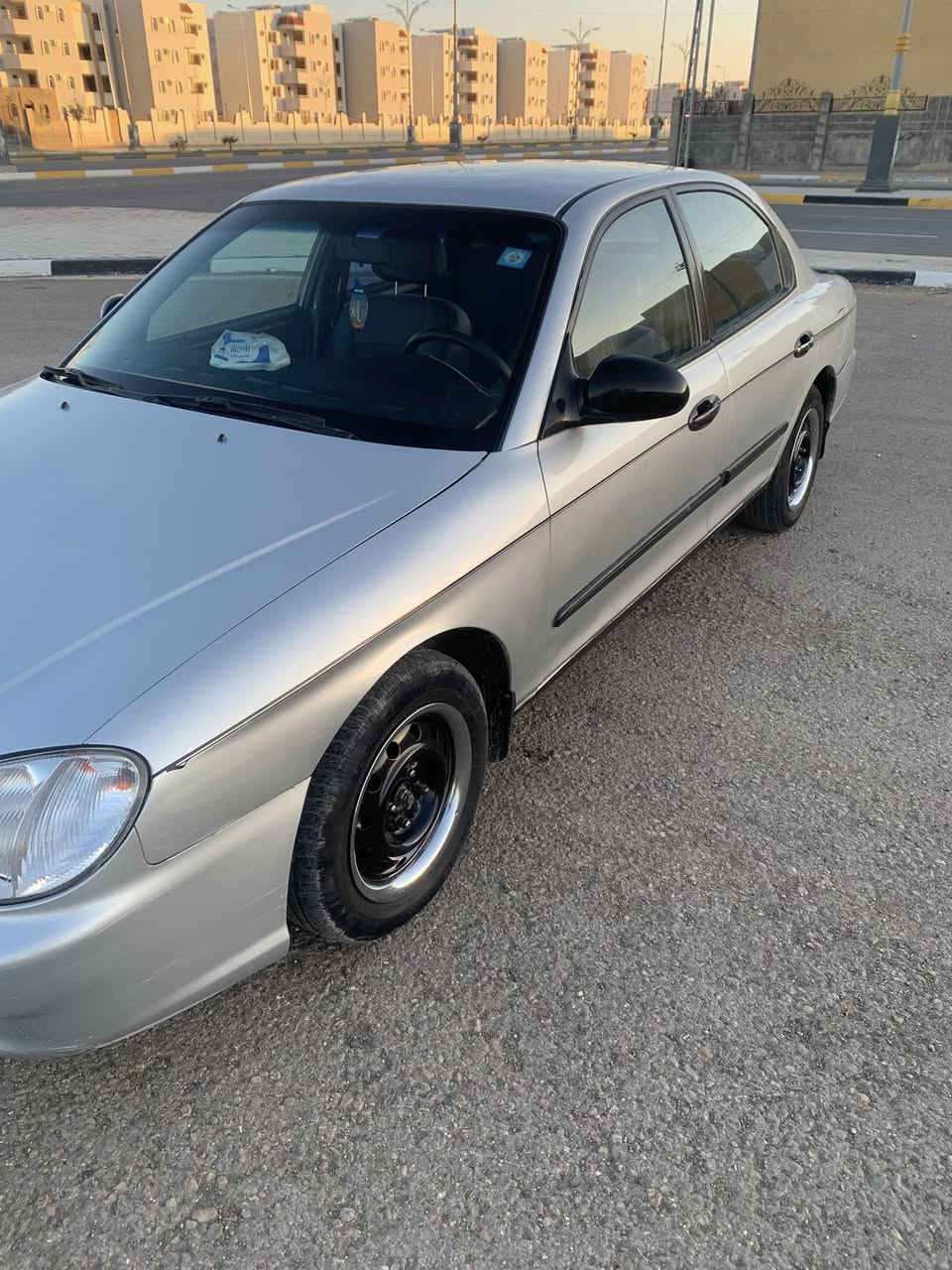 سلام عليكم سوناتا موديل ٢٠٠٠سياره جديده بدون اي نقص صبغ جماليه فقط كير مكينه تبريد حداديه كله جديد غرفه كهربائيات كلها جاهزه سياره خير من الله شغل واطلع للشمال السعر ٥٥ورقه وبيه مجال كلش قليل حك الجيه لان سياره فول الفول مكان السياره كربلاء رقم إنكليزي بغداد سنويه لل ٢٨ رقم التلفون ***********
