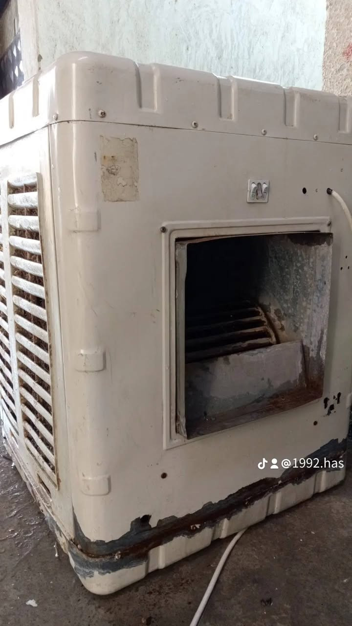 السلام عليكم مبردات للبيع نضيفات وحدة جنرال البوب بلاستك والثانية الهلال حجم أكبر موطور نحاس ١٠٠٪١٠٠
بلصور عنوان الزعفرانية باب الزراعة   *********** يوجد واساب
