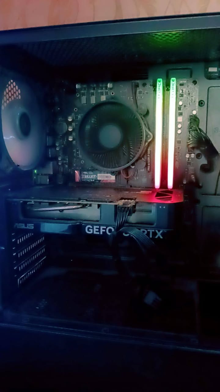 ماكو توصيل
🖥 المواصفات:
 المعالج: Intel Core i5-12400F
 كارت الشاشة: ASUS Dual GeForce RTX 4060
 الرام: 16GB DDR4 – سرعة 3600MT/s
 المذربورد: MSI PRO MS-7E02
 الخزن: M.2 NVMe PCIe 3 (سريع للإقلاع والألعاب)
 الكيس: 3 مراوح تبريد
🖥 الشاشة: Gigabyte G24F 2
24 إنج
دقة 1920x1080 FHD
180Hz
1ms
IPS – فلات
📍 البيع داخل (بغداد مدينة الصدر)
💰 السعر: (مليون و 300)
📩 المراسلة خاص


**إذا كنت صاحب هذا الإعلان وتريد حذفه لأي سبب، رجاءا أرسل رسالة إلى الدعم الفني**