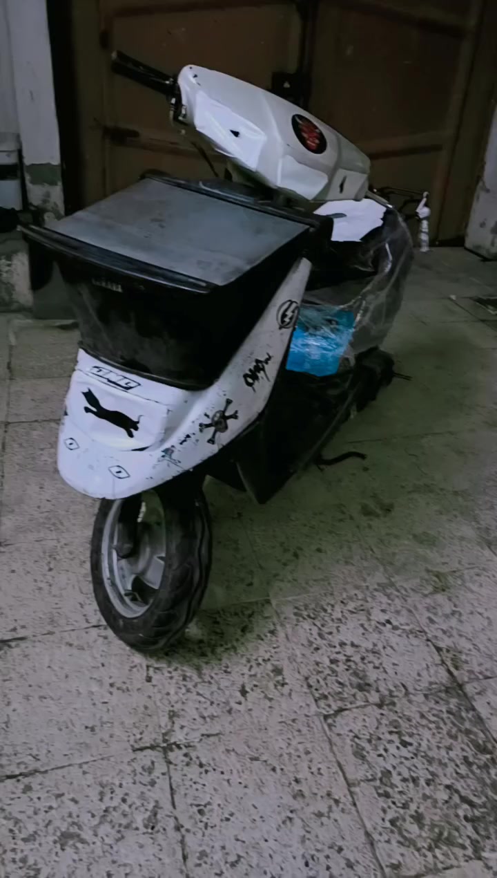 ١٠٠ الف وبيها مجال 》***********《
