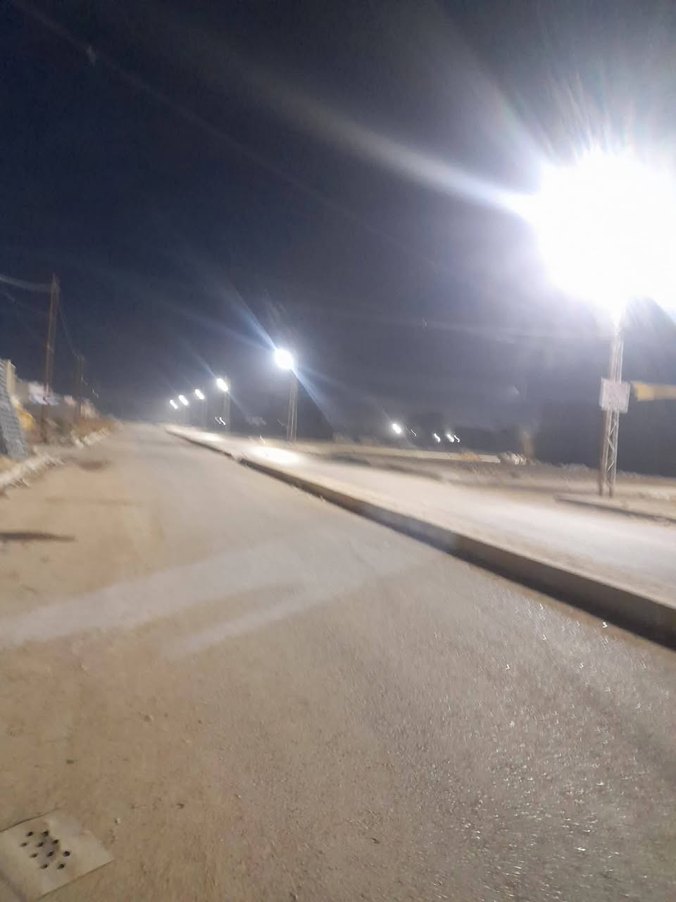 سلام عليكم بيت للبيع مساحه 100 متر حي طارق شارع لمدارس بلاخير بناء جديد كامل خدمات عوزه كاشي  زراعي مكاتبه دلال سعر 35 وبي مجال لاستفسار واتساب او للمراوس يرهم حسب لقناعه  ***********
