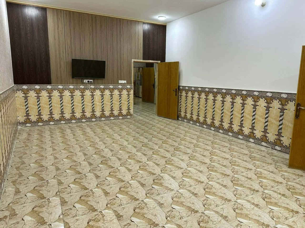 بيت كامل  مساحه الارض 300  غرفتين نوم وصاله  ومطبخ حار وبارد ومطبخ ثاني خارجي واستقبال في منطقة الشهابي الاولى قرب مركز صحي الشهابي خدمات كامله
السلام عليكم ورحمة الله 
بيت للبيع  مساحه  300 متر استقبال وصالة وغرفتين نوم  ومطبخ حار وبارد  في منطقة الشهابي الاولى قرب مركز صحي الشهابي خدمات كامله ماء كهرباء مدارس مركز صحي تبليط تبعد عن الفلوجه خمس دقائق قرب سيطرة الموظفين
السعر  55 مليون 
هاتف ***********
        ***********
