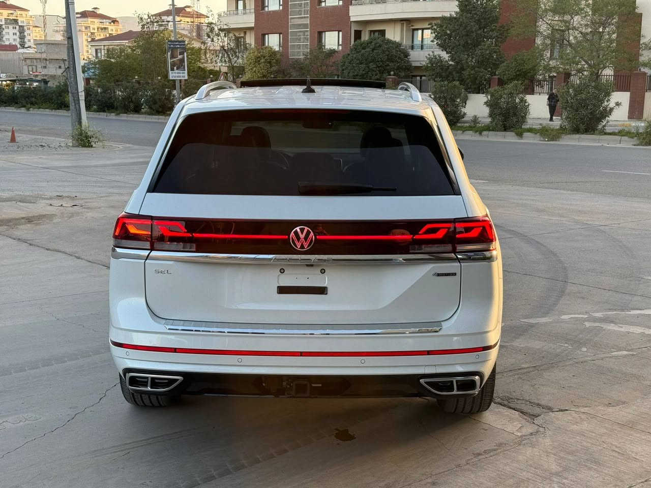 Volkswagn Atlas Rline 2024 ***********
ڕەنگ سپی مواسەفات . فول فول . بەسمە . پانۆراما . کوشن و سارد و گەرم کوشنی دواوە گەرم  کوشن خەزن . تەبرید مەرکەزی . پەردە . 5 کامێرا . داتاشۆ . سماعە harman kardon . سنوق جەگ . برێک بەسمە . 3 ڕیز کوشن . زۆر موسەفاتی تر پەڵەیەک بۆنید بۆیاخە ناوی هیچ نەگرتووە . 15هەزار ڕۆشتوە کاتی نەشکاوە . 
سعر 305 $$ 
شوێن سلێمانی

