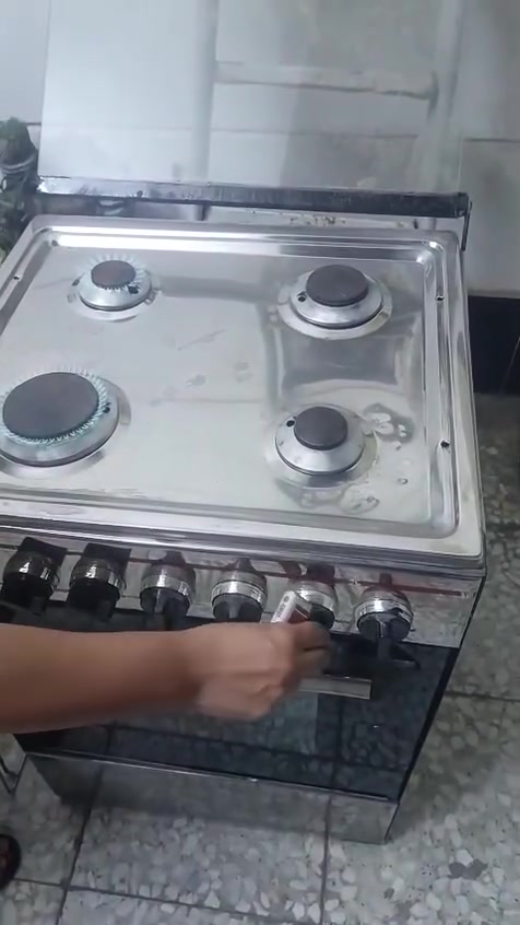طباخ نظيف شغال ناره حلوه زركه بس الفرن ما يشتغل مضبوط مااعرف يحتاج تنظيف يمكن العنوان حي الجهاد اكو توصيل


**إذا كنت صاحب هذا الإعلان وتريد حذفه لأي سبب، رجاءا أرسل رسالة إلى الدعم الفني**