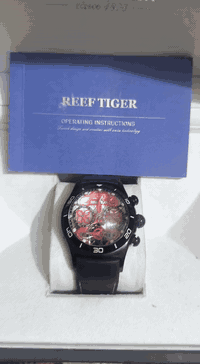 السلام عليكم ساعه ريف تايغراصليه مع جميع ملحقاتها وبسعر مناسب الاستفسار ع رقم ***********
