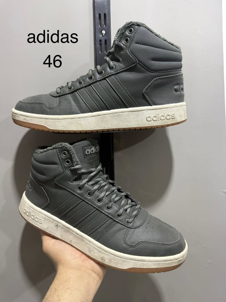 اهلا شباب❤️
توفر حذاء اوربي اصلي🔥
القياس موجود داخل آلصوره 🖼️
الأستفسار مراسلة البيج ***********
يتوفر توصيل 🚎
