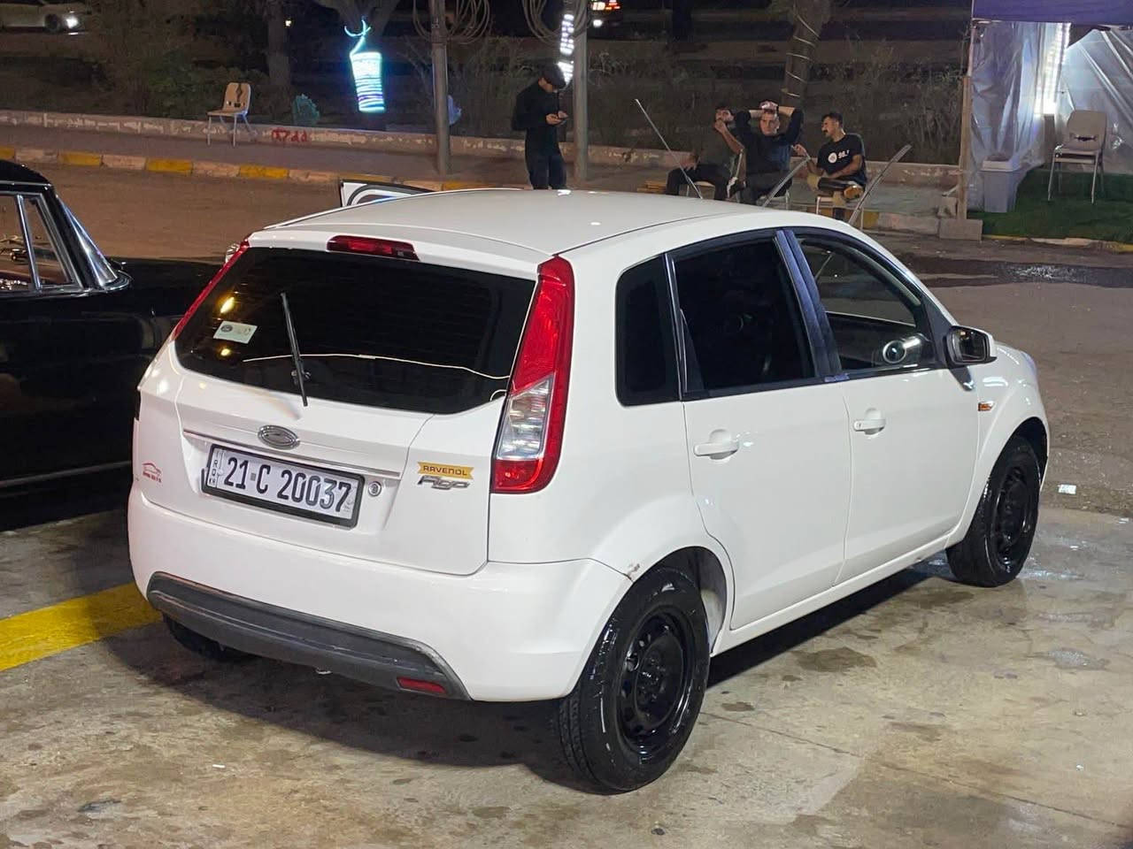 فۆرت فیگۆ 
٢٠١٥ 
سفری شەریکە نیڤا
١١٧هەزار رۆشتوە 
یەک پەلە بۆیاخی هەیە
گێری عادیوو تۆماتیک 
مەکینەو گێڕ بە شەرت 
جام کارەبا
سەنەوی تا زەیە بەشەەتی تەحویل

0774 122 2007 السليمانية, العراق
