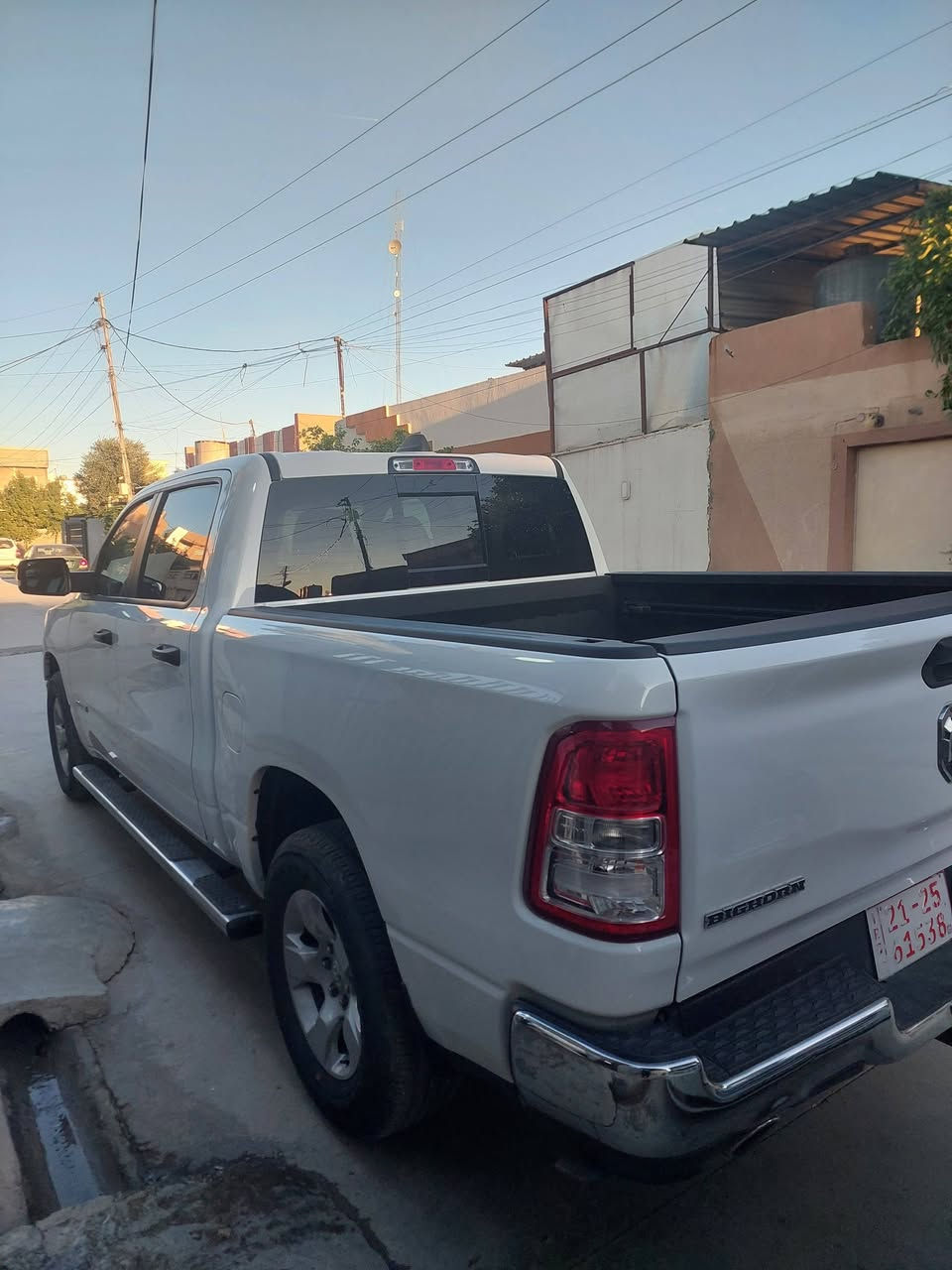 بسبب الوعد الكاذبه للبيع او مراوس رام بك هورن موديل ٢٠٢٣ مكينة 8 سلندر ٧٠٠ /٥٠٠٠ مرغوب   موصفات عتيادي باب طويل بدي قصير  بيه جاملغ سكن صبغ  رقم كاتي يترقم شمالي فقط سياره ماشي ١٤ الف (***********)واتساب
