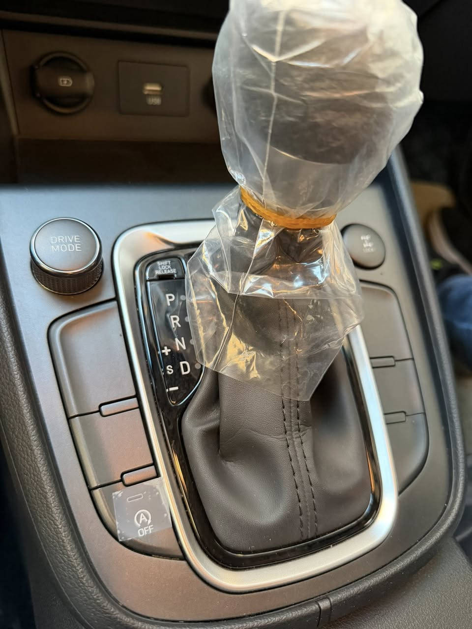 سلام عليكم هونداي كونا ٢٠٢٣ امريكي قطعه محده لا ايرباك لا دواخل كلش بسيط حادثه ماشيه ١٨ الف اربيل باسمي تحويل. كامله من كل نواحي لا بارد لا رصع لا شخوط صبغ قطعه وحده جاملغ الامامي اليمنه مكاني بغداد الكرخ 
فول موصفات عدا الفتحه فور ويل 
١٥٥ وبيه مجال 
***********
