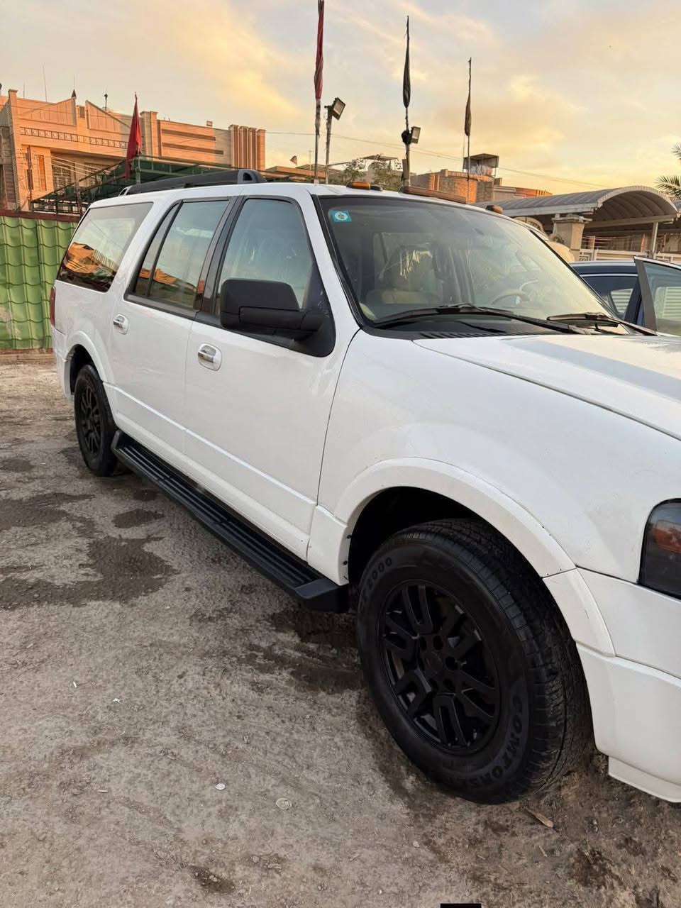 سلام عليكم فورت اكسديشن 7راكب مديل 11مكينه 8 مكينه وكير وكسن وتخم تاير كله كفاله تبريد تدفه قطعتين شاشه تحكم ستيرن منضومه زنون سياره طويله شكل تاهو مكفوله من ضربه وصبغ عل بلاد بيه خط ناصريه بغداد شغال خطه ويتحول اربيل سعر السياره 150وترهم مراوس حسب القناعه بكاني بغداد البلديات ***********
