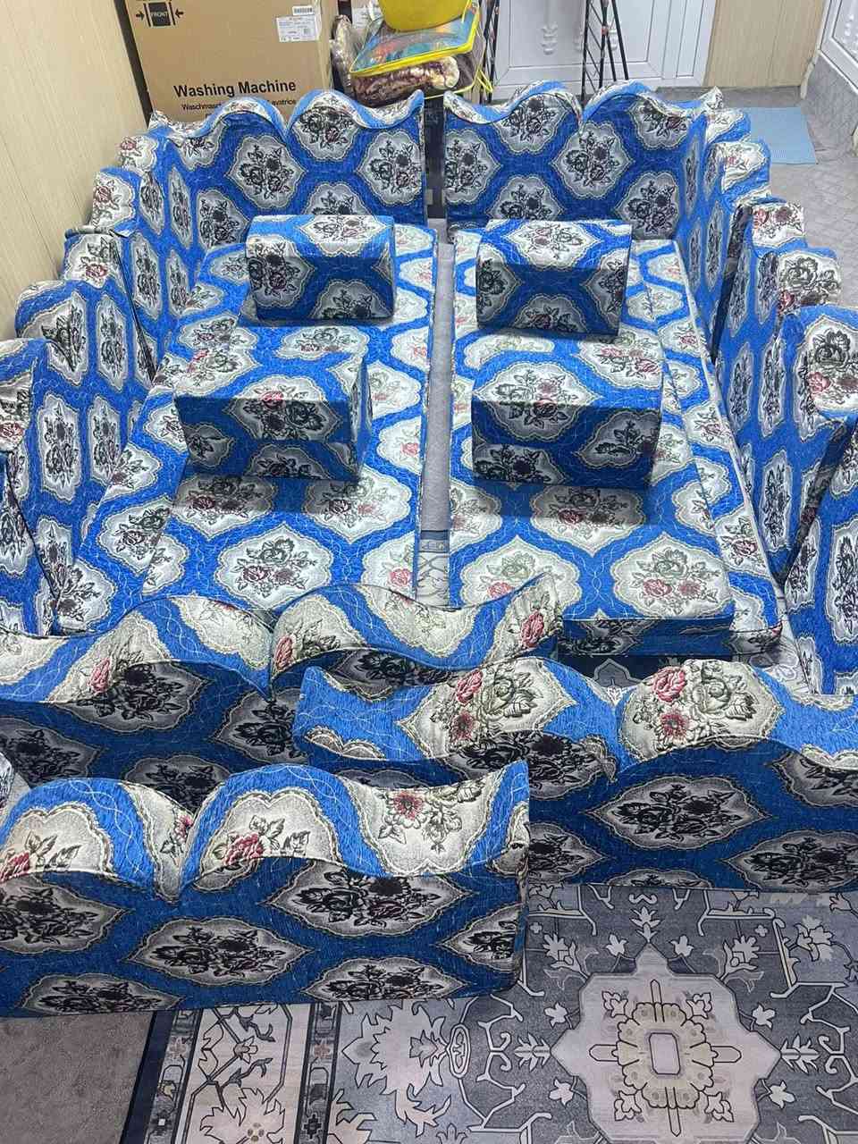 جلسة عربية للبيع استعمال 7 يوم
زاويه 2 
تچوات  ظهر 7 
تچوات أيد 4 
جلسات دوشگ  4 
مساحه 8 متر تقريباً
سعر 350 وبيها مجال 
***********
