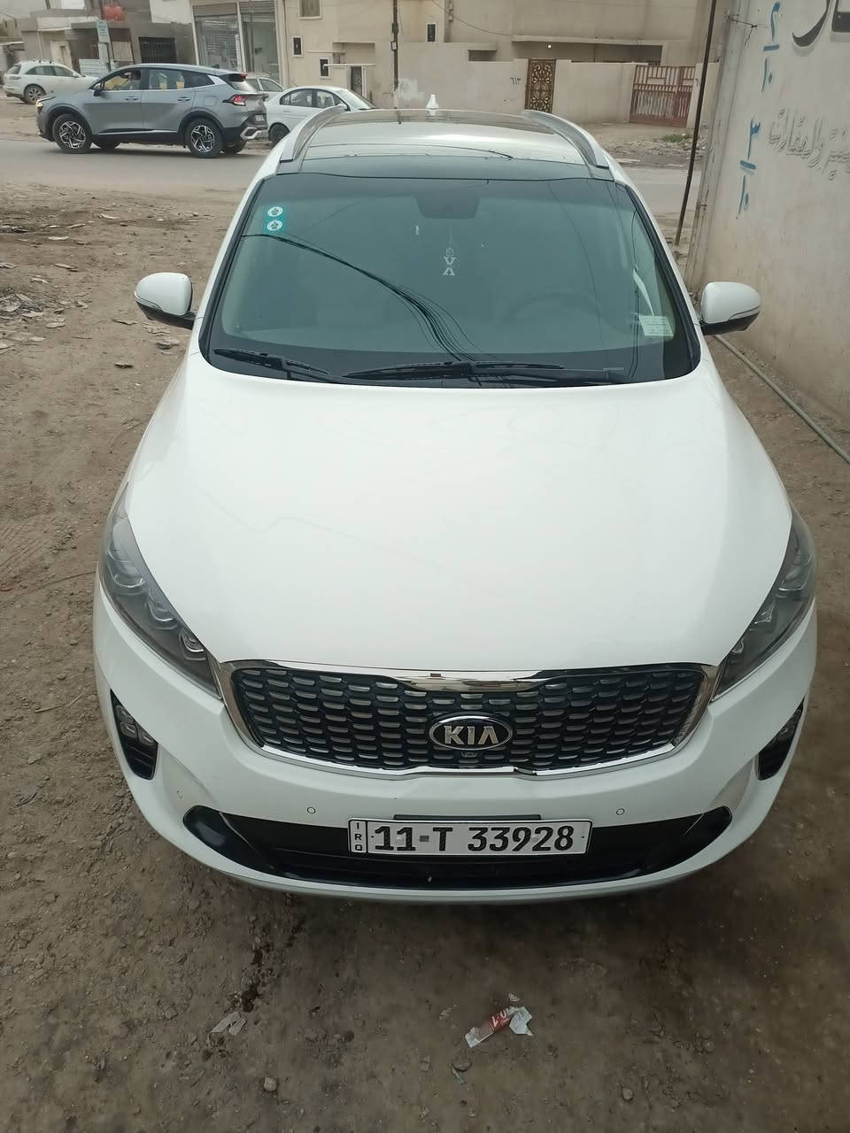 السلام عليكم

للبيع  كيا سورنتو خليجي 2019 فول عدا فور ويل  رقم بغداد دولي بأسمي شخصياً هزة جديدة
6 سلندر
7راكب 
بصمة تشغيل وابواب
جنطة كهرباء شفط
بردات بلادي
مري شفط
3قطع تبريد
كشنات جلد
كشنات كهرباء
حساس امامي + خلفي
شاشة كبيرة 
كامرة خلفية
لايت زينون
بك لايت LED
تحكم ستيرن جهتين
ترحيب عند الاقتراب

السيارة مكفولة من الصبغ بيها بارد باب الصدر على كد شبر او شبرين ورصعه بل جاملغ خلفي مال سايق علئ وضعه وموضحه بل صور 
كير مكينة بلاديات على وضع الشركة 
السيارة ماشية 100 الف كيلو 

مكاني بغداد قرب تقاطع درويش   السعر 259للاستفسار ‭***********
