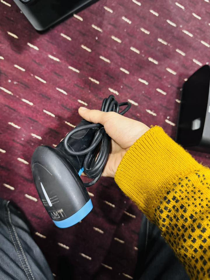 جهاز كاشير مع طابعه مع عصى السكنر الخاص به
جهاز كامل مكمل بس تدخل ايتمات بيه وتتوكل على الله 

جهاز جديد استخدام اقل سبوعين للبييع سعره٥٥٠

مكان نجف توصيل ماكو تجيني تفحصه وتتوكل شاشه لمس ايتمات مفتوحة بدون عدد

*********** 

النجف الاشرف
