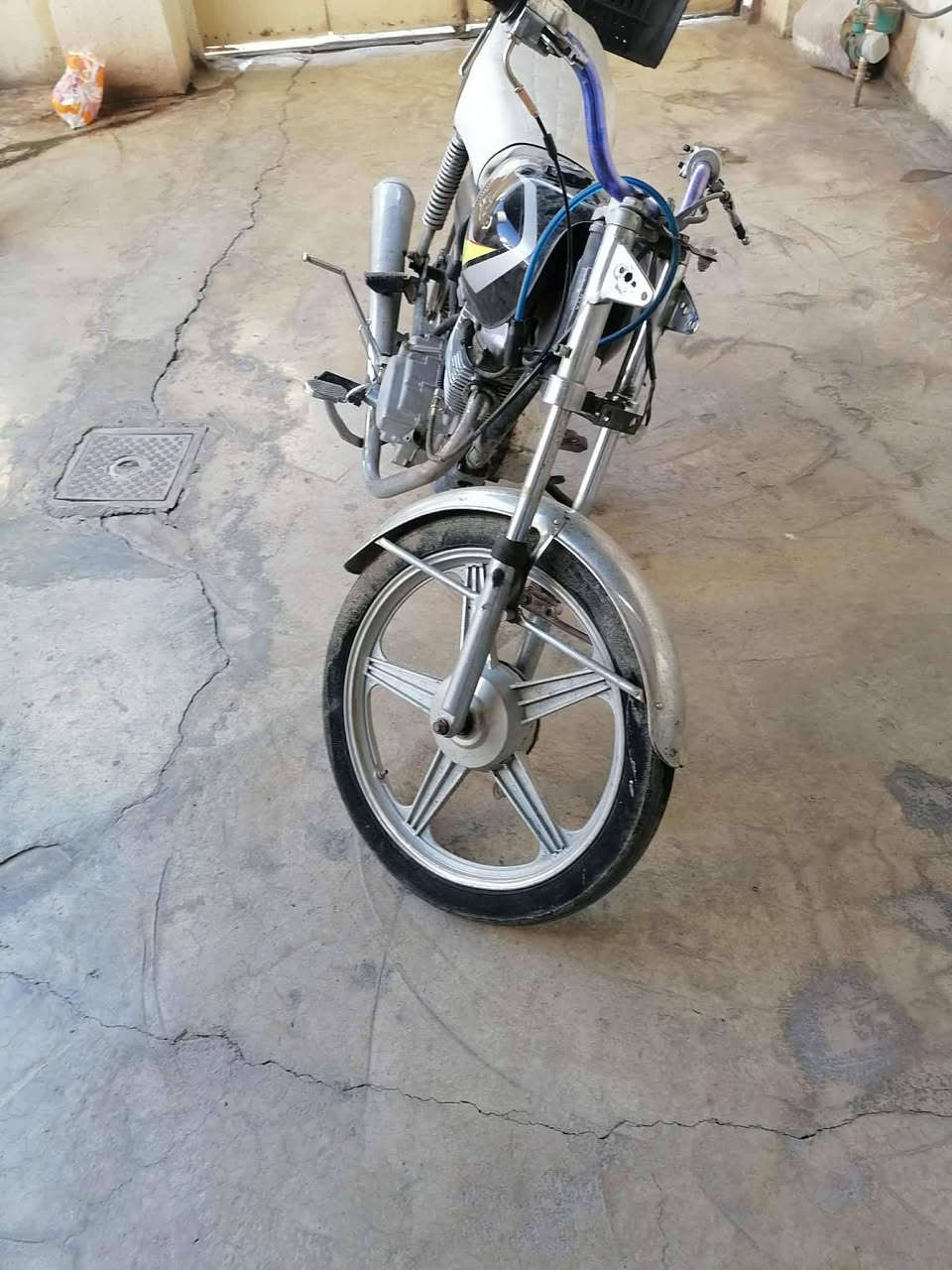 السلام عليكم مطور للبيع محرك نضيف شاصي شرط كهربايت ماكو يشتقل هندر واحد ☝تيرات جديد السعر 250او بي مجال للشراي خابر او دلل ***********ملاحضه مكلف بل نشر
