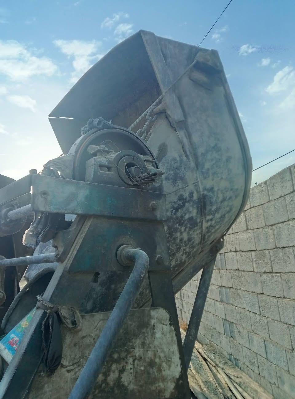 السلام عليكم خباطة للبيع تنباع
تفصيخ بيهة الدور طاگ والشفت مال كيلة 

ماطورهة لستر دبل بستم ‏‪0771 167 9943‬‏
