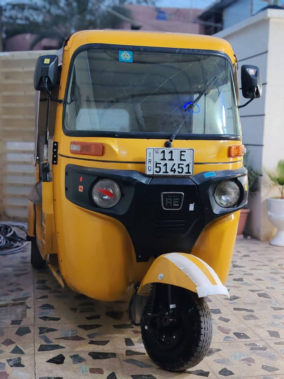 السلام عليكم تكتك موديل ٢٠ شهر ١٢ مرقم بسمي تحويل ثاني يوم هزه جديد محرك تراي كلش حلوات كهربايات كلهه شغاله تخم تاير جديد بريك كله جديد تكتك متصرف عليه الف جاهزه مكاني الشعب السعر ٧٩٠٠ وبيه مجال بسيط رقمي ***********
