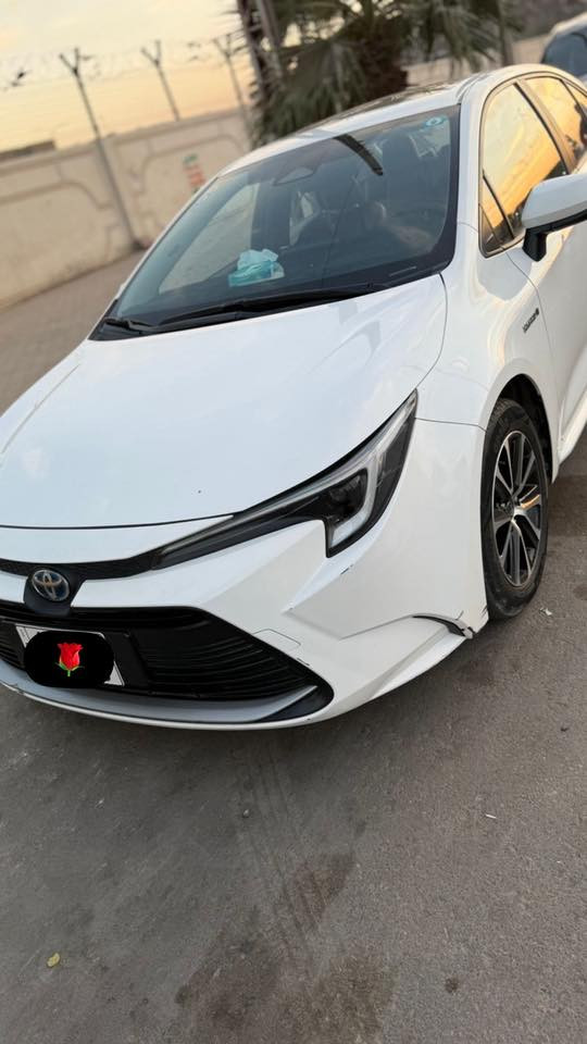 السلام عليكم كورلا هايبرد موديل 2023 علامه الزركة تجميع صيني رقم بغداد  كفاله عامه بيها رصعه بباب السايق  ماشيه 30 الف 
محرك ١٨٠٠
فتحه بصمه ودخول ذكي اشاير بالمري لايت زينون + لد
اتوهولد سايد بريك بصمه ذكي
زرEV
وضعيات قياده
داخل جلد احمر 
تبريد قطعتين
شاشه كار بلي
قياده ذاتيه  رادار
تحديد مسار
توقف ذاتي
السعر 145 وبي مجال   (***********)
مكان بغداد
