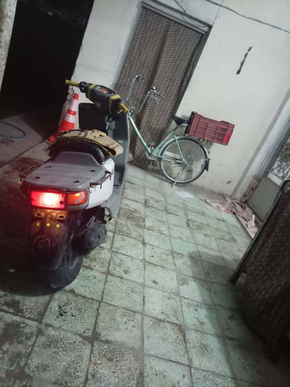 السلام عليكم دراجه بيكم 60 كلشي ما نقصة دراجه مرتبه للمراوس أو للبيع مكاني ديالى  الخالص ***********
