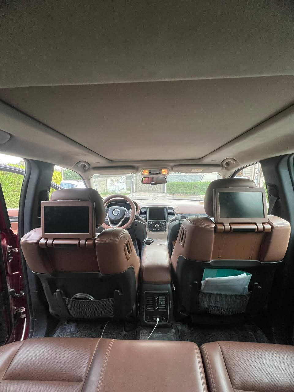 السعر 27500$

جيب سومت هيمي موديل 2015
خليجي وكالة العرصات 
٨ سلندر 5.7
ماشية ١٤٠ الف ميل
السيارة على ايد وحدة من موديلها 
كفالة من الصبغ و التعديل و الكهربائيات و تبريد و كير و مكينة مبدل فقط بطلين
معروفة مواصفات السومت 
بانوراما
رادارات ٣٦٠ درجة
حساسات ٣٦٠ درجة 
كراسي خرن تدفئة و تبريد و ستيرن كهرباء و تدفئة
شاشات ٣
جكات تصعد و تنزل
سستم صوت هارمن كاردن
السيارة كاملة من كلشي  نقصها بس حجر بيئة يوكع من السعر
مكانها بغداد السيدية 
***********
